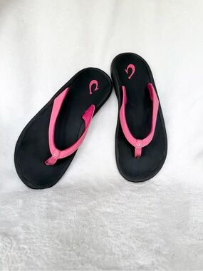 OLUKAI GIRLS' KULAPA KAI SANDAL/BIKINI PINK BLACK YOUTH SIZE 4 -5.